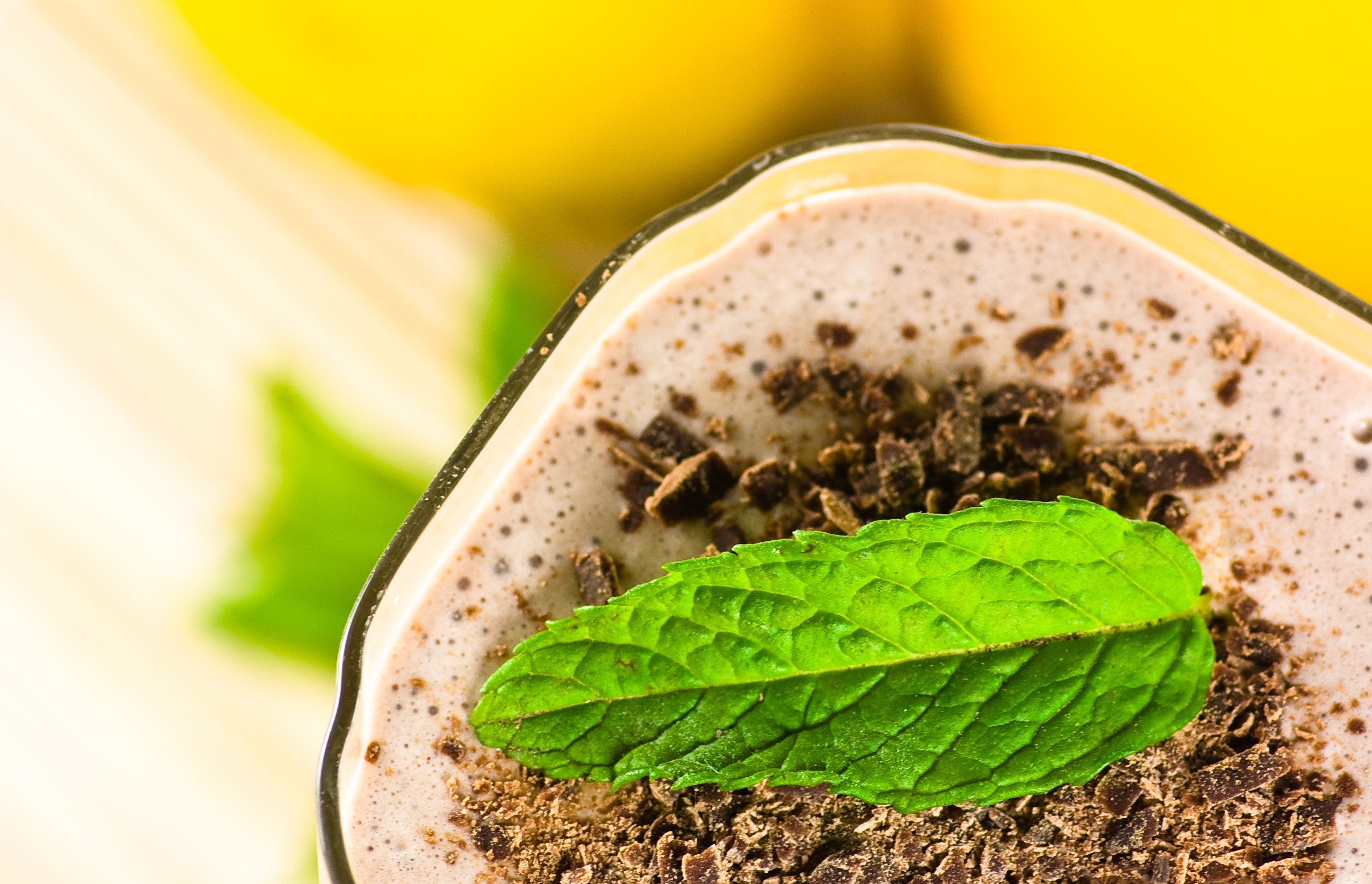 Skin Diet: Dark Chocolate Mint Green Smoothie